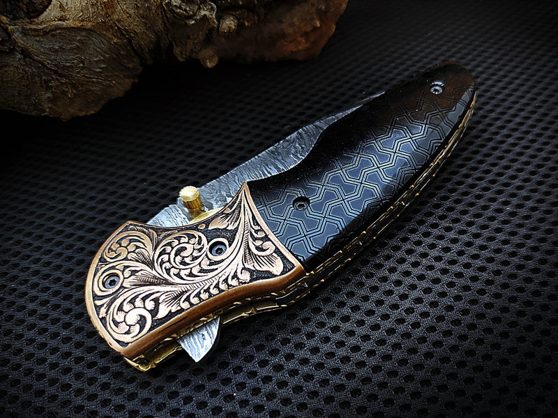 Alien Graphic Laser Engraving on Buffalo Horn Folding Pocket Knife Drop Point with Hand Engraving on Copper Bolster Custom Handcrafted Damascus Steel 8.00 inches with Leather Sheath Great Gift for Space Lovers and Outdoor Enthusiasts CLKFOL1123